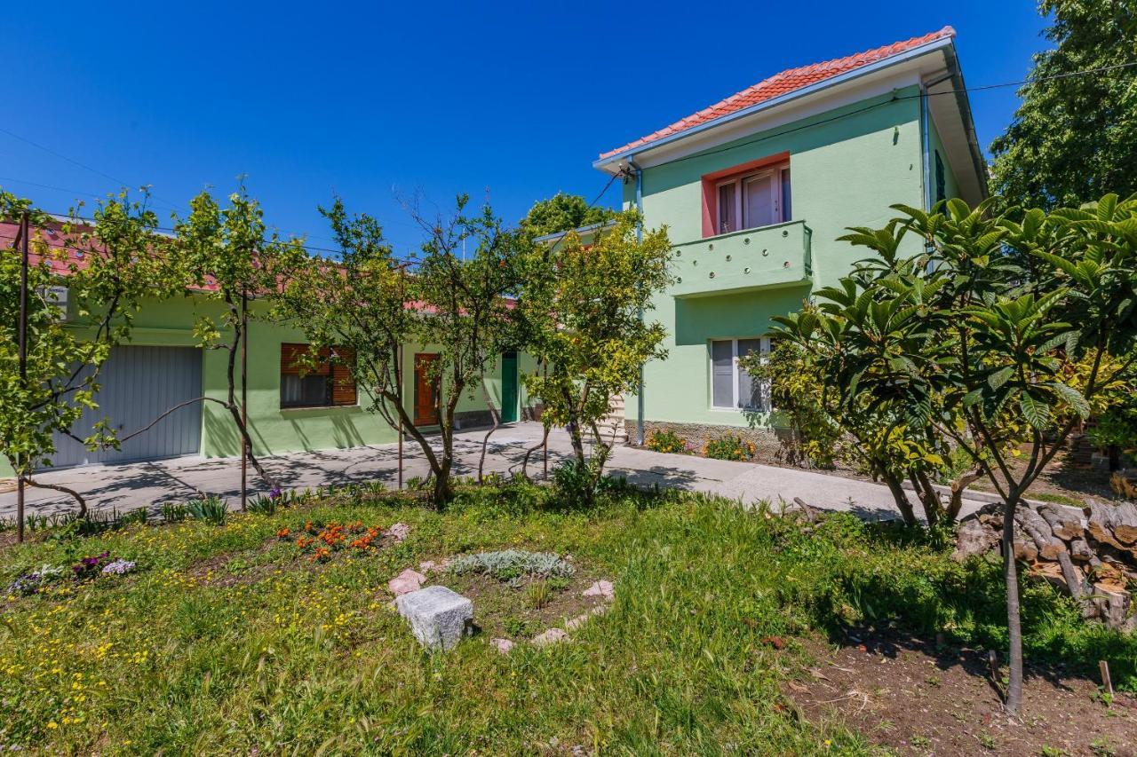 Apartments By The Sea Kastel Stari, Kastela - 14577 Exterior photo